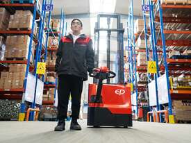 EP ELECTRIC PALLET STACKER 1.5T-Narrow Aisles use - picture2' - Click to enlarge