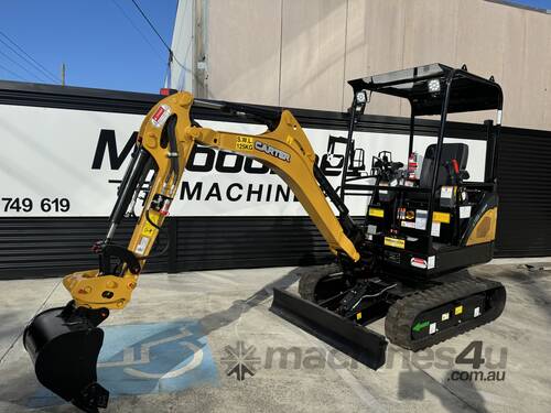 caption Mini Excavator 2.2T Package Deal! Hydraulic Hitch and Attachments included
