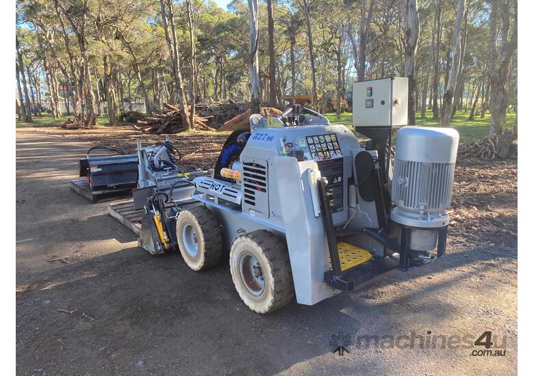 caption Kanga KANGA SCHIBECI 827D Skid Steer Loader