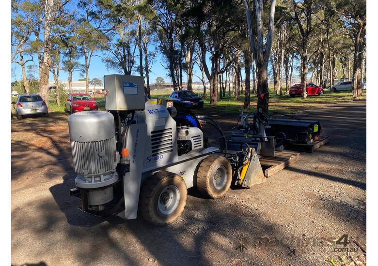 caption Kanga KANGA SCHIBECI 827D Skid Steer Loader