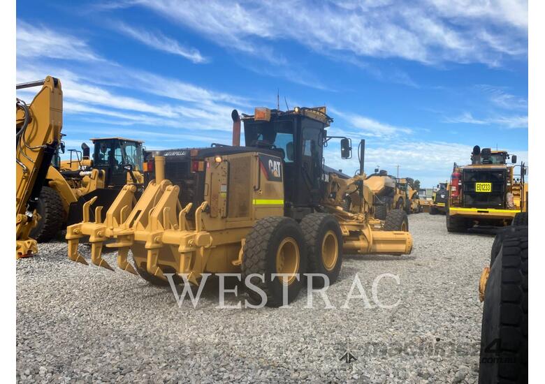 caption CAT 140M Motor Graders