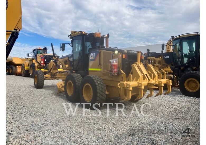 caption CAT 140M Motor Graders