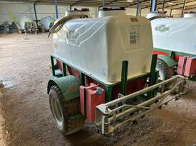 Sprayer trailer with boom - picture1' - Click to enlarge