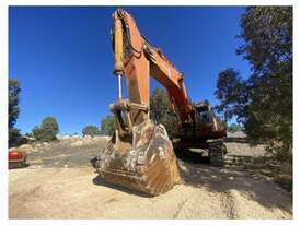 Hitachi EX1100-3 Excavator - picture2' - Click to enlarge