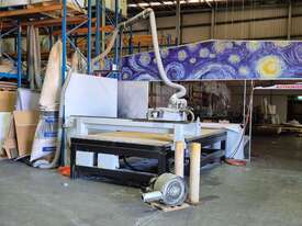 Multicam CNC Router with Vacuum Pump and 2019 Hafco Industrial Dust Collector - picture2' - Click to enlarge