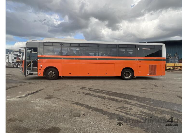 caption 2008 Hino Omnibus