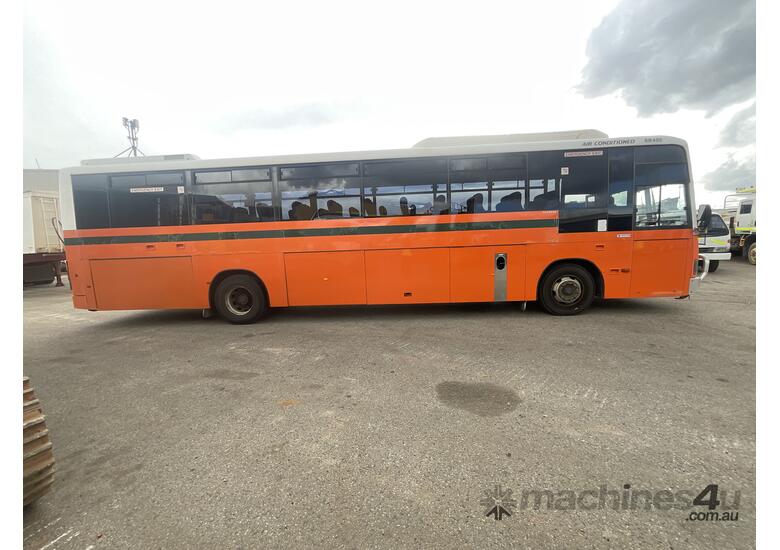 caption 2008 Hino Omnibus