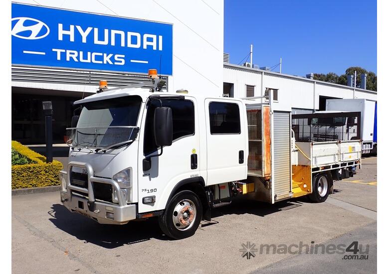 caption ISUZU NPR