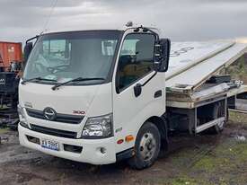 Hino 300 - picture2' - Click to enlarge