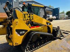 2009 Caterpillar 257B Skid Steer and Attachments - picture0' - Click to enlarge