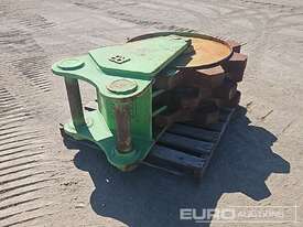 QRB Compaction Wheel to suit 30-40T Excavator,520mm Centres 90mm Pins  - picture1' - Click to enlarge