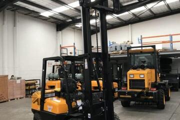 WCM CPCD35 3.5 Ton Diesel Forklift: Reliable Power and Performance for Heavy Lifting