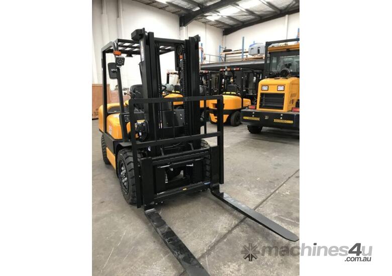 caption CPCD35 - 3.5T Diesel Forklift | 60HP Engine | 4.5M Lift Height | Automatic Transmission | Pneumatic