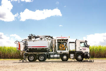Volvo FMX11 Vacuum Tanker Truck