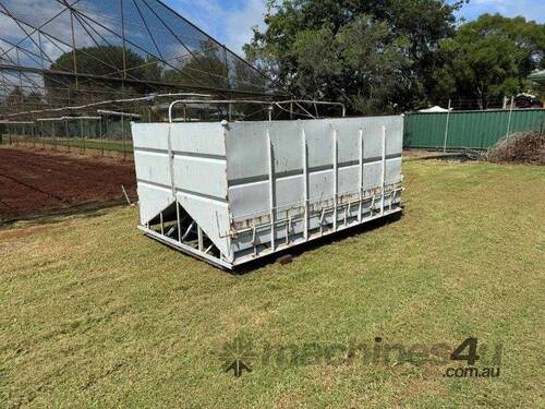 Grain Bin - LESLIE