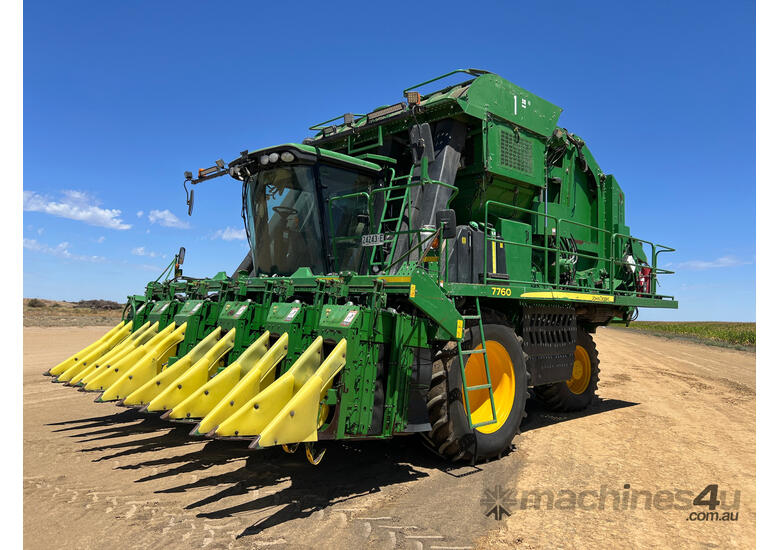 John Deere 7760 Cotton Picker/Stripper Harvester/Header