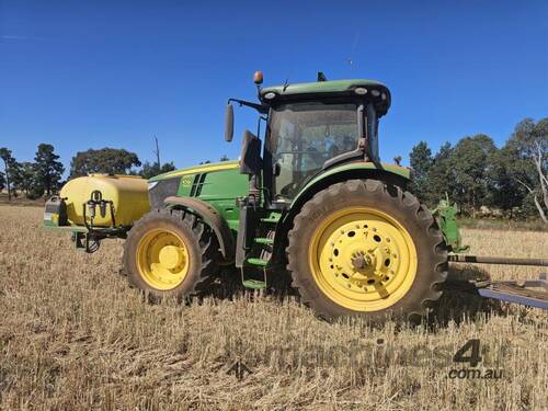 caption FWA Tractor John Deere 7210R