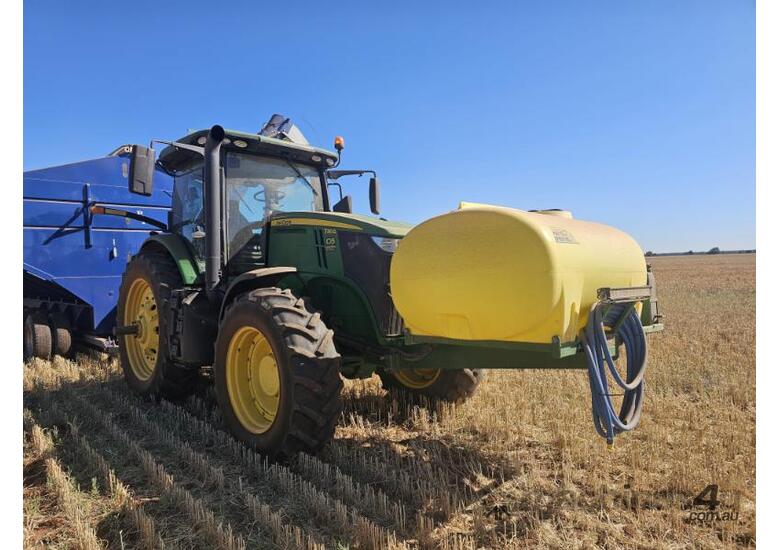 caption FWA Tractor John Deere 7210R