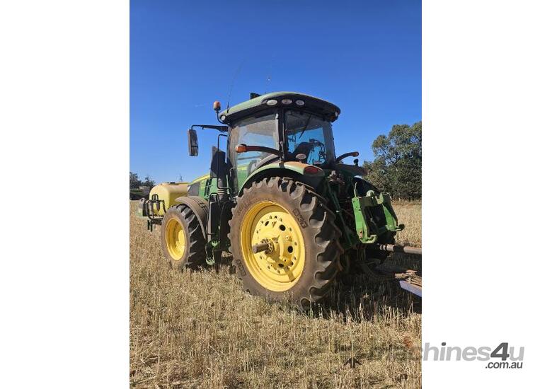 caption FWA Tractor John Deere 7210R