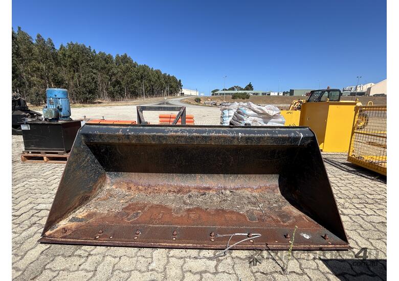 caption Bucket Fits JCB-535 Telehandler