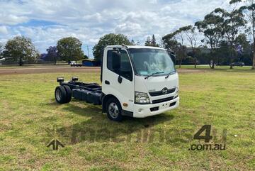 2017 Hino 616 Cab-Chassis Cab Chassis