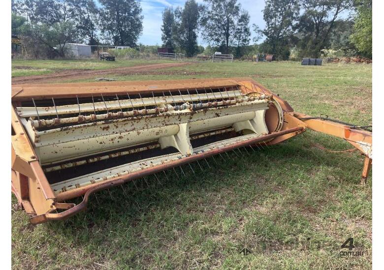 caption New Holland 489 Haybine
