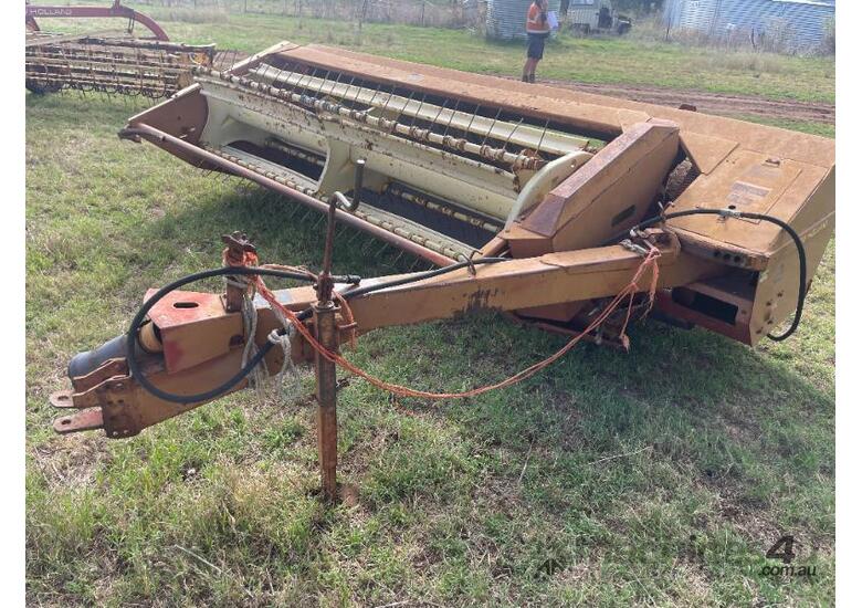 caption New Holland 489 Haybine