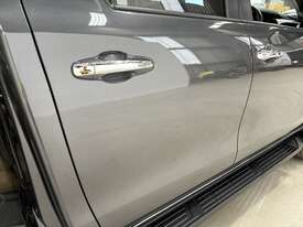 2023 Toyota Hilux SR5 4x4 Dual Cab Chassis (Diesel) (Auto) - picture1' - Click to enlarge