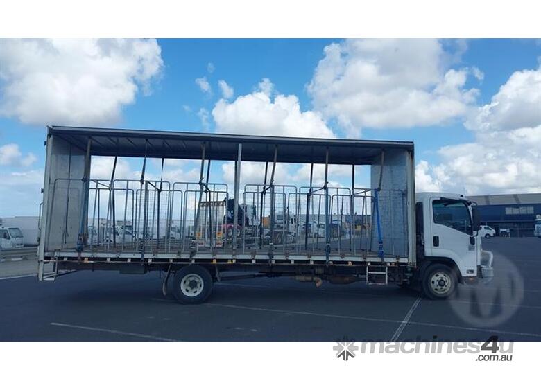 caption Isuzu FRR