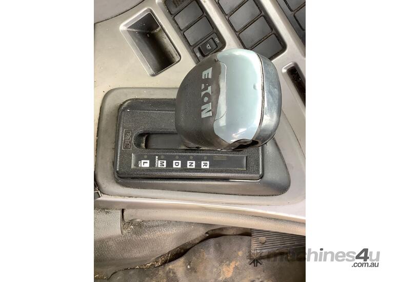 caption 2014 Nissan UD Quon GW26 470 Prime Mover Sleeper Cab