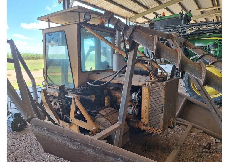 caption Caterpillar D4 Dozer (Steel Track)