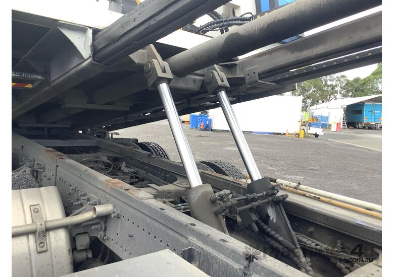 caption 2021 Hino 500 2632 FM Tilt / Slide Tray