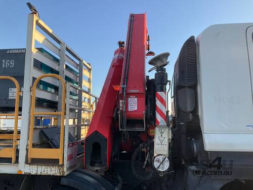 caption 2015 Isuzu FYH2000 Crane Truck (Table Top)