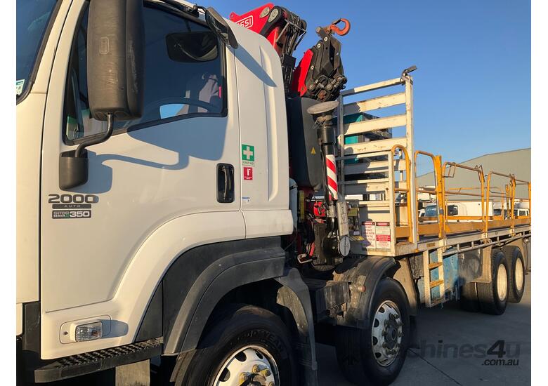 caption 2015 Isuzu FYH2000 Crane Truck (Table Top)