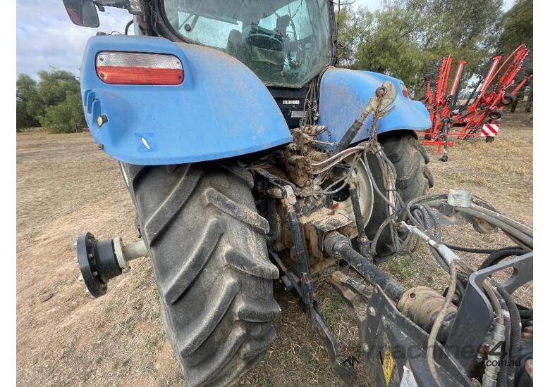 New Holland T7060