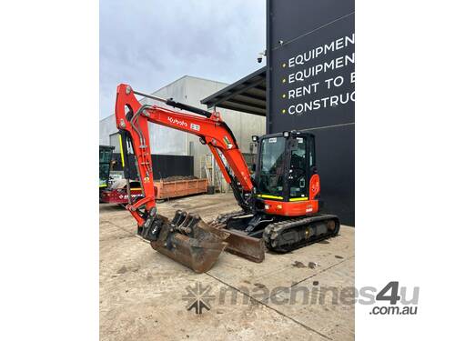 2021 KUBOTA U55-4 5.6T EXCAVATOR (M817) WITH A/C CAB, TILT HITCH, BUCKETS AND 1055 HOURS