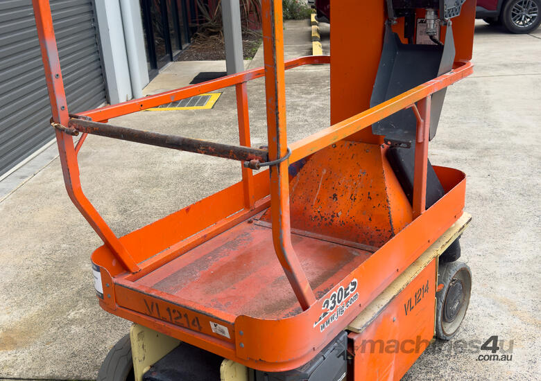2014 1230ES JLG Mast Lift Stock Picker image 3
