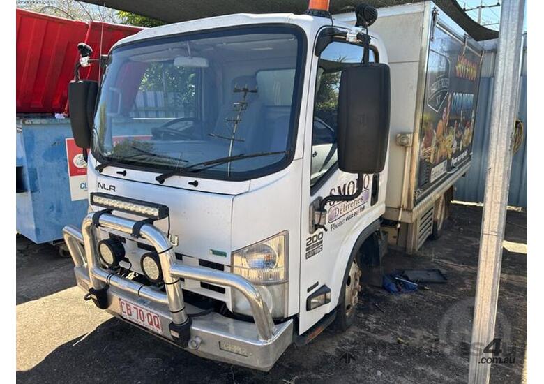 caption Isuzu NLR
