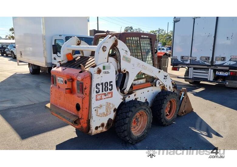 caption Bobcat S185
