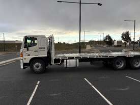 2014 Hino GH8J   6x2 Beavertail - picture0' - Click to enlarge