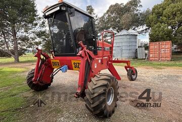 1999 MASSEY FERGUSON 220 SERIES II WINDROWER