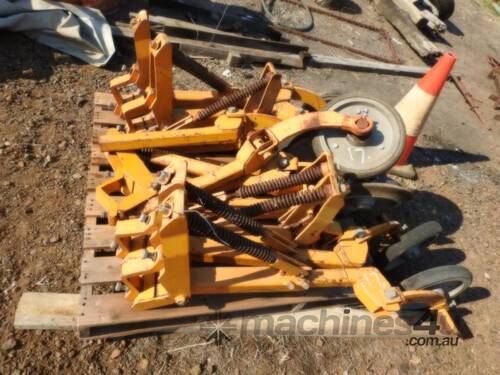 8 Garnell Press wheels