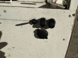 Unknown Box Trailer (Enclosed) - picture2' - Click to enlarge