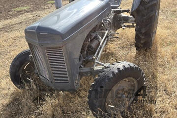 (8988) Grey TEA Fergi Tractor (Staughton Vale, VIC) (8988) Grey TEA Fergi Tractor (Staughton Vale, VIC)