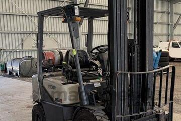 CROWN CG25P-3 Counterbalance Forklift CROWN CG25P-3 Counterbalance Forklift