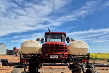 (9051) MacDon M155 Windrower 2021