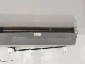 Fuso Canter - picture1' - Click to enlarge