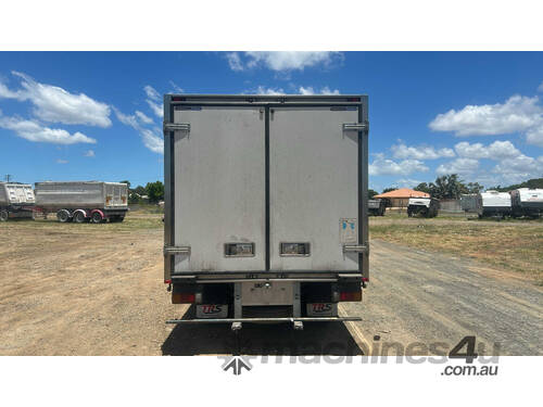 2016 Hino 300 616  Fridge Pantech