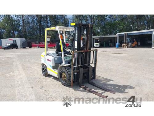 TCM FD30T4C Forklift