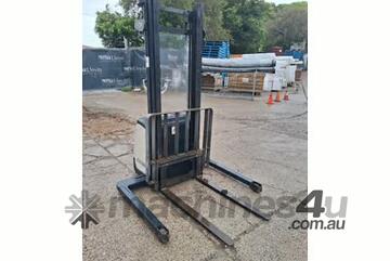 Crown Walkie Stacker Forklift 1 Tonne